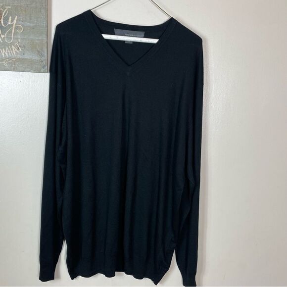Tricots St Raphael Sweater L
Black V Neck Silk Cotton Blend Knit
Pullover - Picture 2 of 10